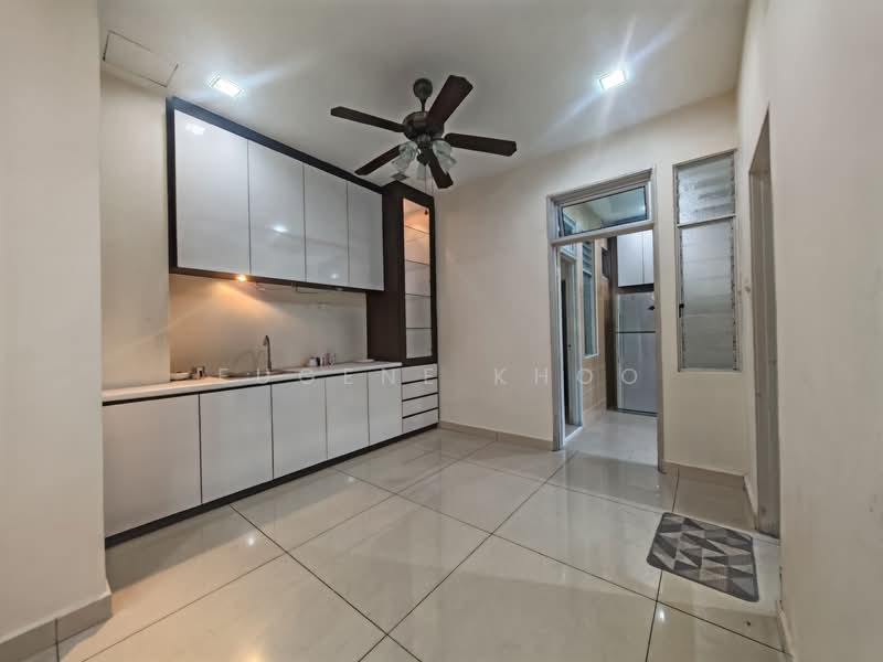 Rumah Kluster untuk Dijual di Taman Kempas Indah (Tebrau) - Eugene Khoo - Kitchen - PropertyGuru.com.my