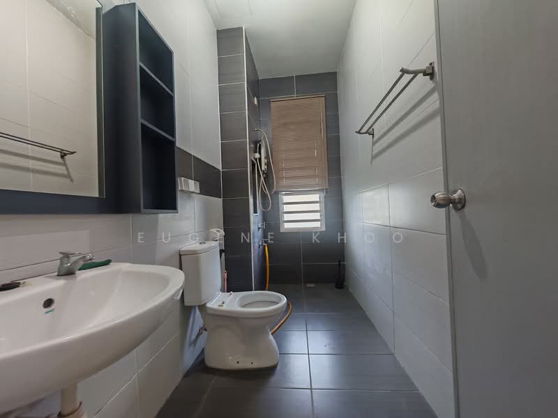 Rumah Kluster untuk Dijual di Taman Kempas Indah (Tebrau) - Eugene Khoo - Bathroom - PropertyGuru.com.my