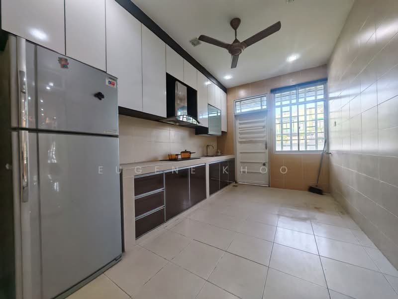 Rumah Kluster untuk Dijual di Taman Kempas Indah (Tebrau) - Eugene Khoo - Kitchen - PropertyGuru.com.my