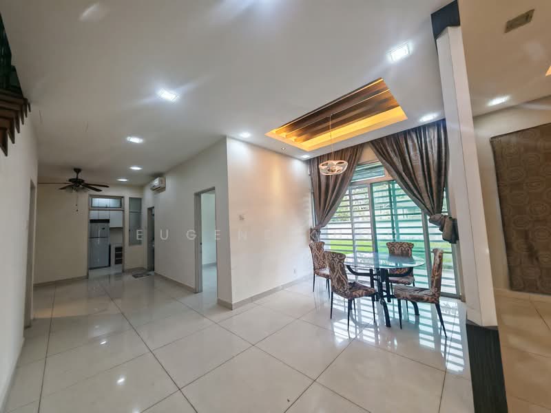 Rumah Kluster untuk Dijual di Taman Kempas Indah (Tebrau) - Eugene Khoo - Living Room - PropertyGuru.com.my