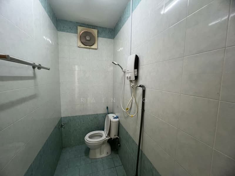 Semi-Detached House for Rent in Ulu Tiram (Johor) - Rain Ng - Bathroom - PropertyGuru.com.my
