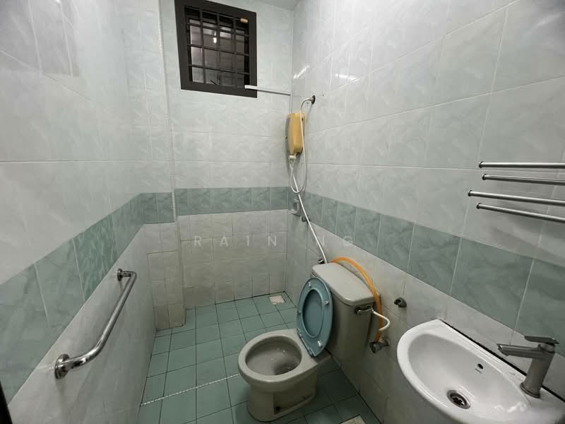 Semi-Detached House for Rent in Ulu Tiram (Johor) - Rain Ng - Bathroom - PropertyGuru.com.my