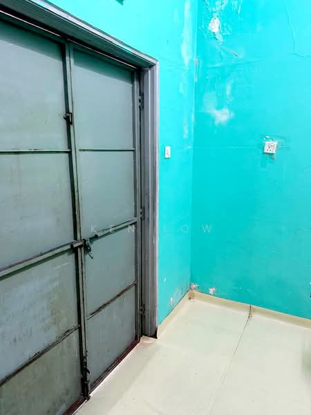 Shop for Rent in Bandar Bukit Mahkota (Bangi) - Ken Low - Interior - PropertyGuru.com.my