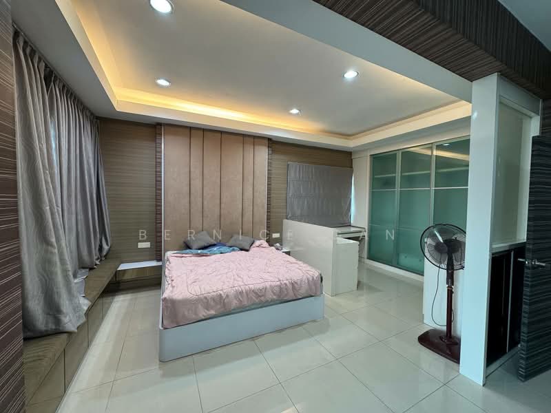 Bungalow for Sale in Taman Bukit Kempas (Tampoi) - Bernice Gan - Bedroom - PropertyGuru.com.my