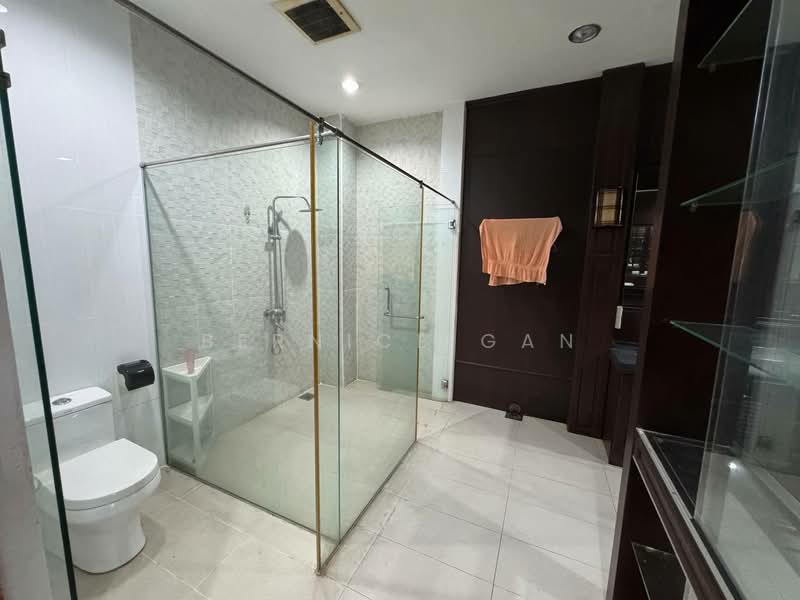 Bungalow for Sale in Taman Bukit Kempas (Tampoi) - Bernice Gan - Bathroom - PropertyGuru.com.my