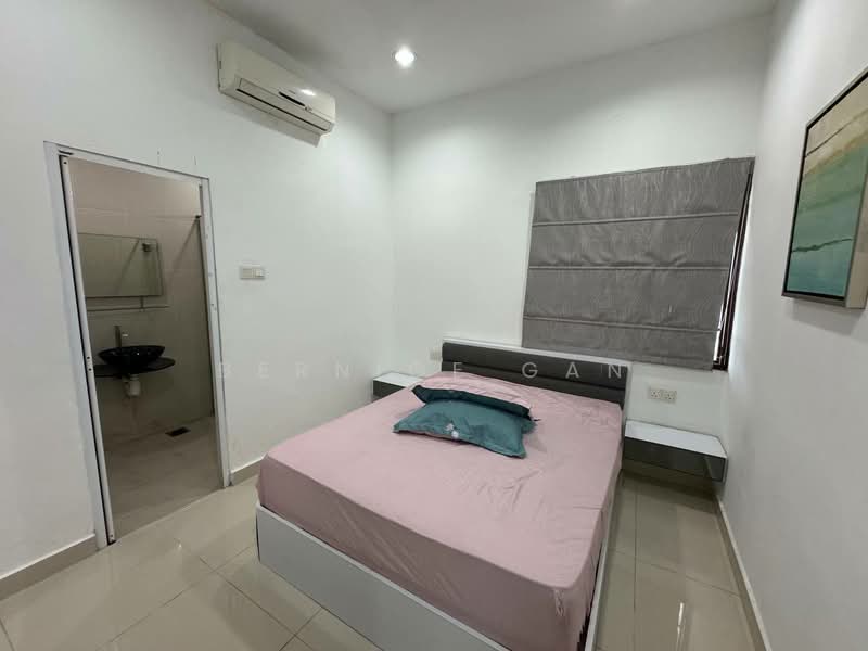 Bungalow for Sale in Taman Bukit Kempas (Tampoi) - Bernice Gan - Bedroom - PropertyGuru.com.my