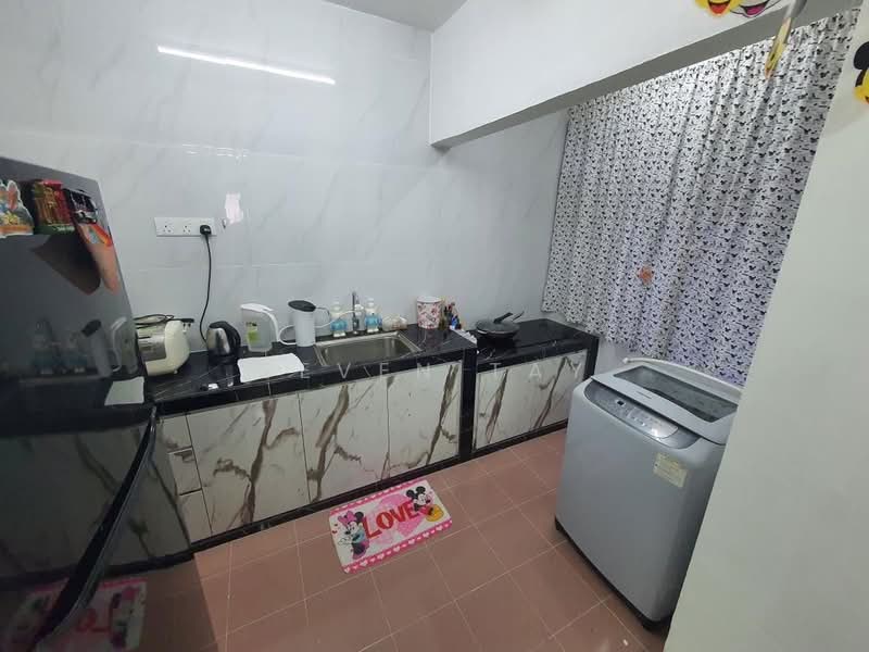 Flat for Rent at Flat Taman Pelangi Indah - Seven Tay - Kitchen - PropertyGuru.com.my