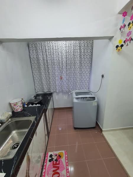 Flat for Rent at Flat Taman Pelangi Indah - Seven Tay - Kitchen - PropertyGuru.com.my
