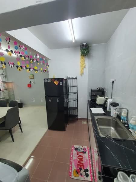 Flat for Rent at Flat Taman Pelangi Indah - Seven Tay - Kitchen - PropertyGuru.com.my