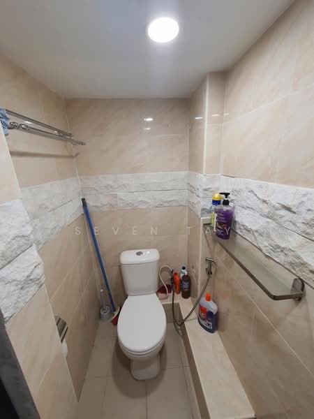 Flat for Rent at Flat Taman Pelangi Indah - Seven Tay - Bathroom - PropertyGuru.com.my
