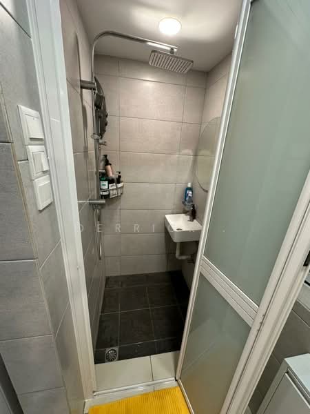 Flat for Sale at Desa Pinang 2 - Derrick . - Bathroom - PropertyGuru.com.my
