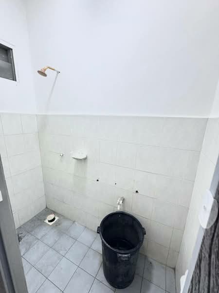 2-storey Terraced House for Sale in Taman Bukit Flora (Batu Pahat) - Win Lim - Bathroom - PropertyGuru.com.my