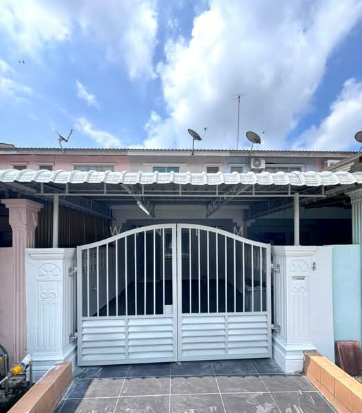 2-storey Terraced House for Sale in Taman Bukit Flora (Batu Pahat) - Win Lim - Exterior - PropertyGuru.com.my