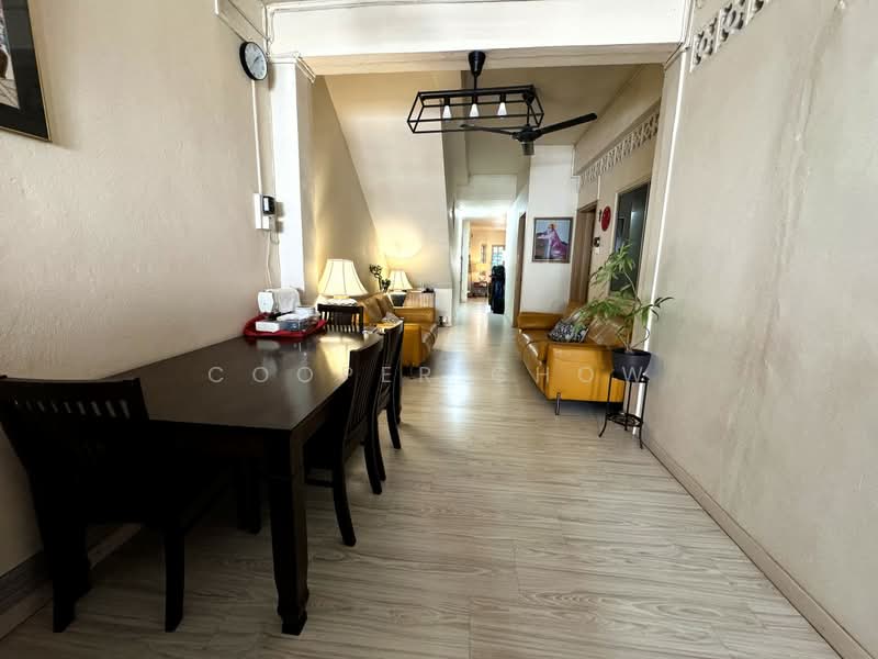 2-storey Terraced House for Sale in Seksyen 17 (Petaling Jaya) - Cooper Chow - Corridor - PropertyGuru.com.my
