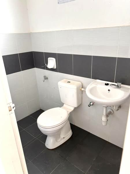 2-storey Terraced House for Sale in Setia Eco Gardens (Gelang Patah) - JJ Lim - Bathroom - PropertyGuru.com.my