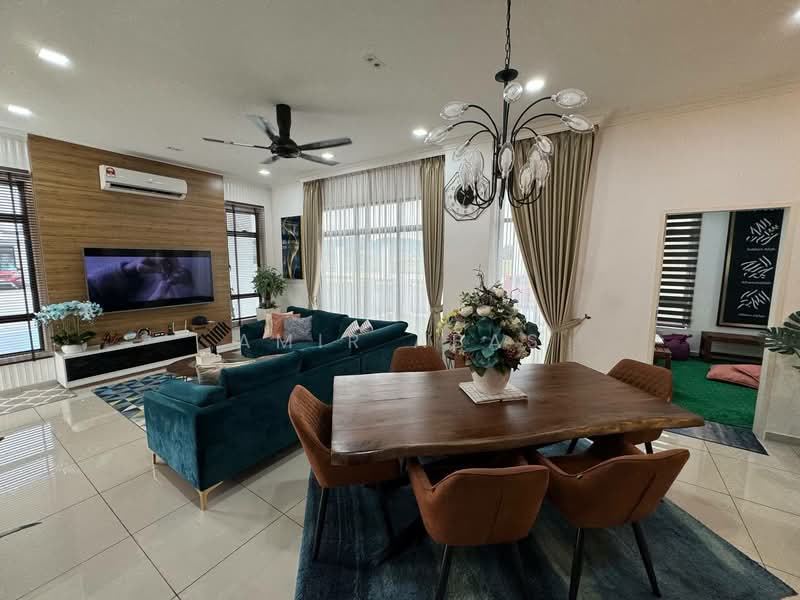 2-storey Terraced House for Sale in Puncak Alam (Selangor) - Amir Abas - Living Room - PropertyGuru.com.my