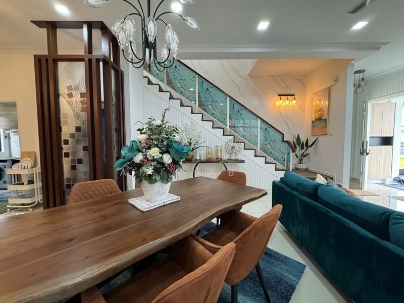2-storey Terraced House for Sale in Puncak Alam (Selangor) - Amir Abas - Dining Room - PropertyGuru.com.my