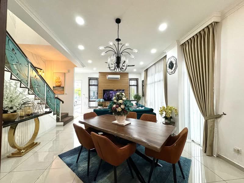 2-storey Terraced House for Sale in Puncak Alam (Selangor) - Amir Abas - Living Room - PropertyGuru.com.my