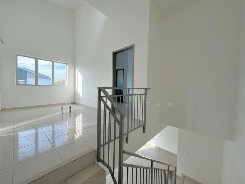 Rumah Teres 2 Tingkat untuk Dijual di Telok Panglima Garang (Selangor) - Marcus Tan - Living Room - PropertyGuru.com.my