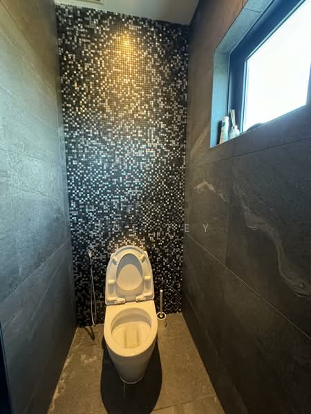 Rumah Banglo untuk Disewa di Bangsar (Kuala Lumpur) - Sue Tey - Bathroom - PropertyGuru.com.my