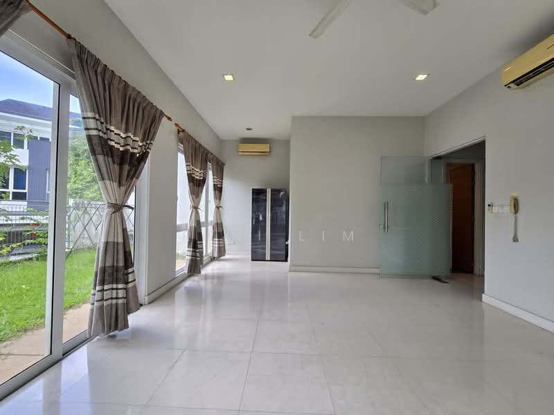 Bungalow for Sale in Sunway Damansara (Kota Damansara) - Reni Lim - Living Room - PropertyGuru.com.my