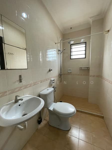 Rumah Berkembar untuk Disewa di Bukit Istana (Kuantan) - Soon Yen Loo - Bathroom - PropertyGuru.com.my
