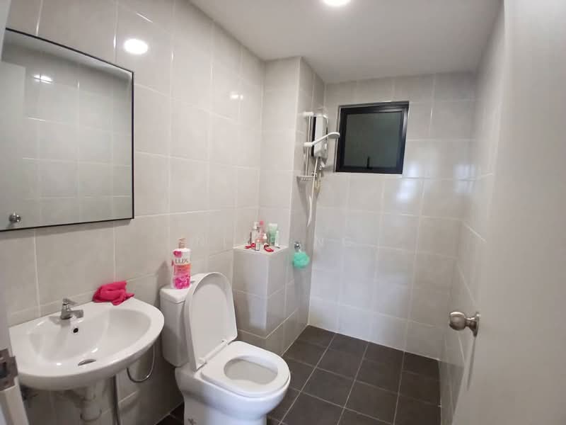 Service Residence for Sale at Huni @ Eco Ardence - Nike Ng - Bathroom - PropertyGuru.com.my