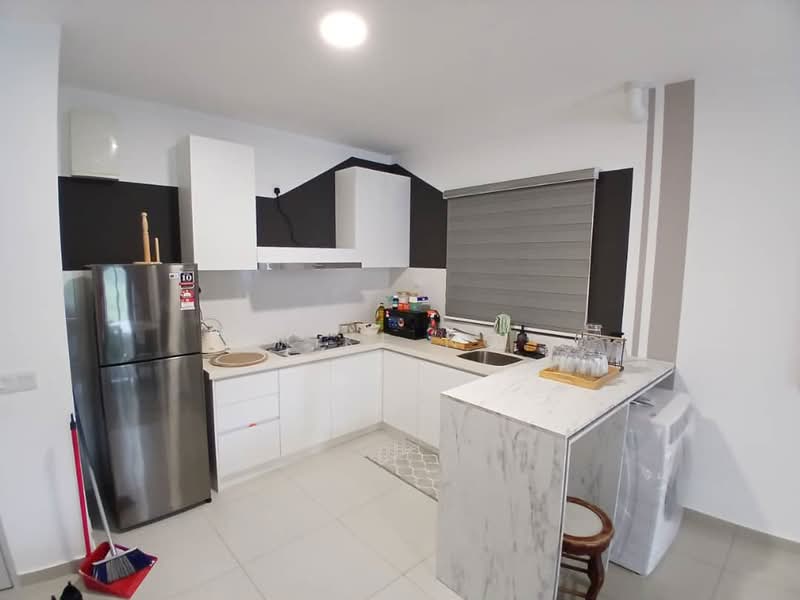 Service Residence for Sale at Huni @ Eco Ardence - Nike Ng - Kitchen - PropertyGuru.com.my