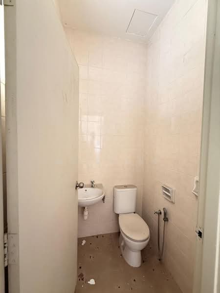 Kondominium untuk Dijual di Delima Palace - Ms Chang - Bathroom - PropertyGuru.com.my