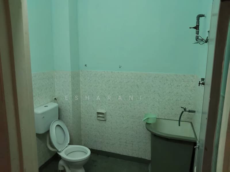 2-storey Terraced House for Sale in Taman Alam Jaya (Cheras) - Esharani . - Bathroom - PropertyGuru.com.my