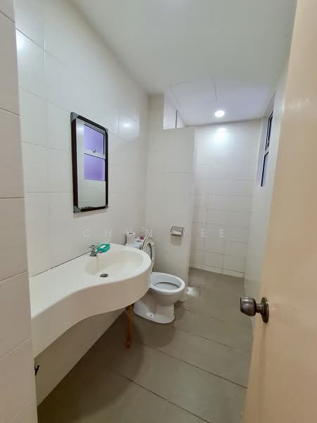 Servis Apartment untuk Dijual di Platinum Lake PV 21 - Chun Yee - Bathroom - PropertyGuru.com.my