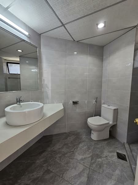 Kondominium untuk Disewa di Menara Pinang - Olivia Yap - Bathroom - PropertyGuru.com.my