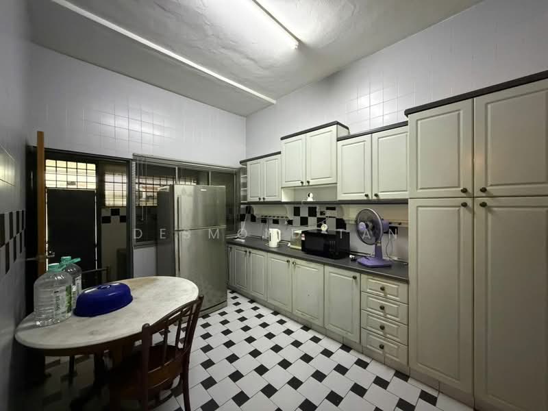 2-storey Terraced House for Sale in SS 21, Damansara Utama (Petaling Jaya) - Desmond Tan - Kitchen - PropertyGuru.com.my