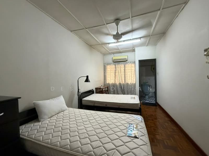 2-storey Terraced House for Sale in SS 21, Damansara Utama (Petaling Jaya) - Desmond Tan - Bedroom - PropertyGuru.com.my