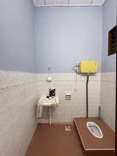 1-storey Terraced House for Rent in Taman Flora Heights (Pasir Gudang) - Yo Yeo - Bathroom - PropertyGuru.com.my