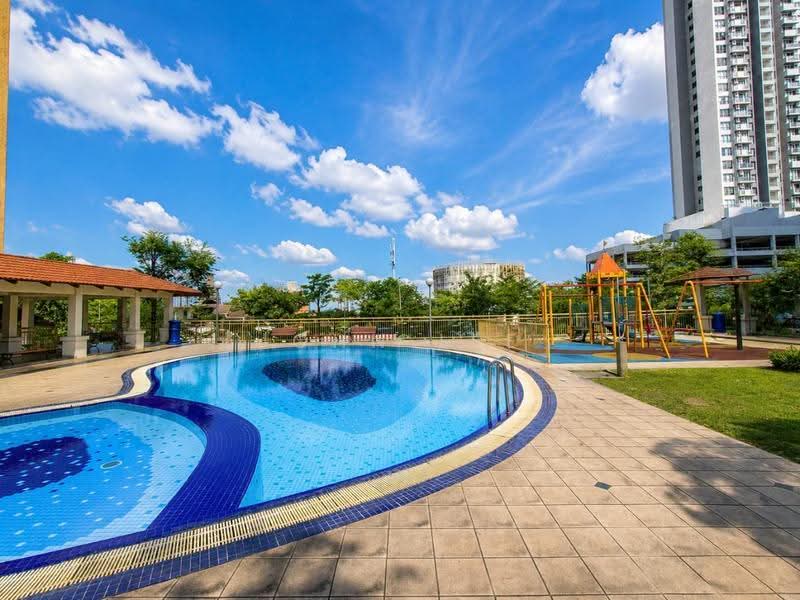 Pangsapuri untuk Dijual di Puteri Bayu Apartment - John Lee - Exterior - PropertyGuru.com.my