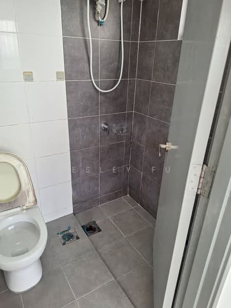 Kondominium untuk Dijual di Koi Prima Condominium - Wesley Fu - Bathroom - PropertyGuru.com.my