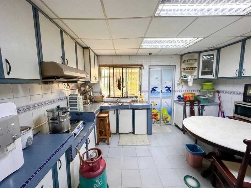 Rumah Teres 2.5 Tingkat untuk Dijual di Taman Cahaya (Ampang) - Shaziery Iskandar - Kitchen - PropertyGuru.com.my