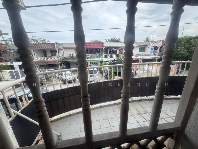 Rumah Teres 2.5 Tingkat untuk Dijual di Taman Cahaya (Ampang) - Shaziery Iskandar - Exterior - PropertyGuru.com.my
