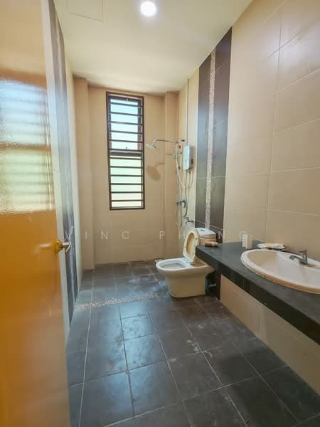 Bungalow for Sale in Taman Vista Kirana (Bukit Katil) - Vinc Pheng - Bathroom - PropertyGuru.com.my