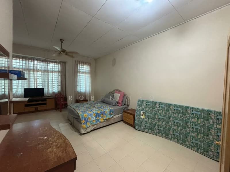 2-storey Terraced House for Sale in Bandar Indahpura (Kulai) - Robin Teo - Bedroom - PropertyGuru.com.my