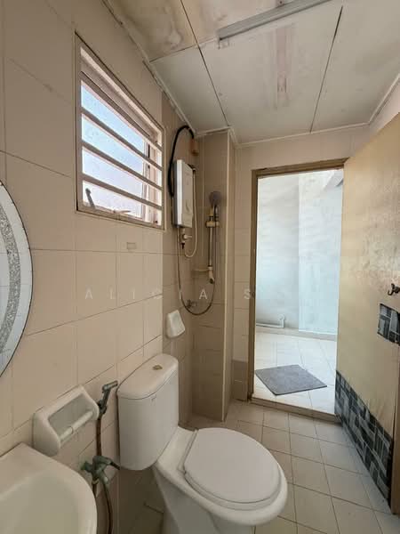 3-storey Terraced House for Rent in Laman Rimbunan (Kepong) - Alicia Soo - Bathroom - PropertyGuru.com.my