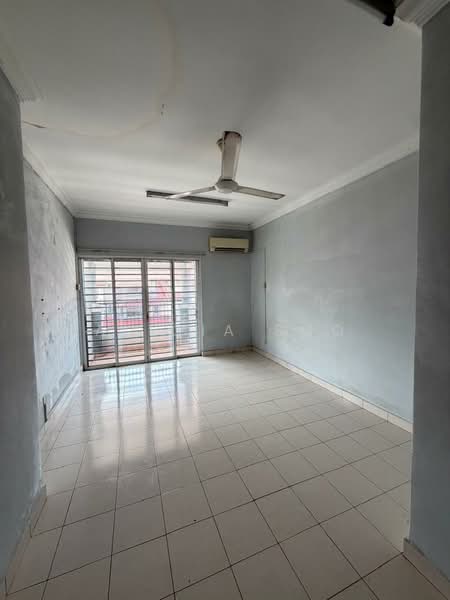 3-storey Terraced House for Rent in Laman Rimbunan (Kepong) - Alicia Soo - Living Room - PropertyGuru.com.my