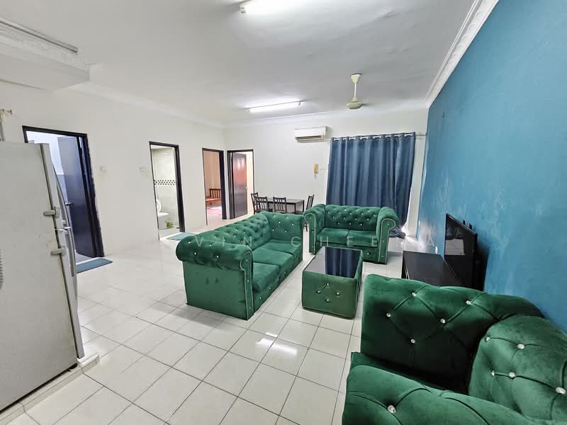 Pangsapuri untuk Disewa di Bayu Puteri - Harvin Cheema - Living Room - PropertyGuru.com.my