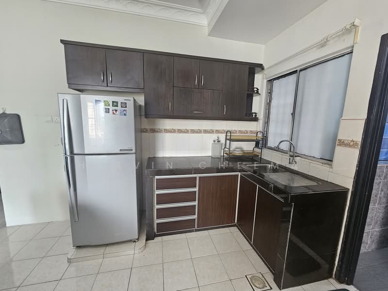 Pangsapuri untuk Disewa di Bayu Puteri - Harvin Cheema - Kitchen - PropertyGuru.com.my