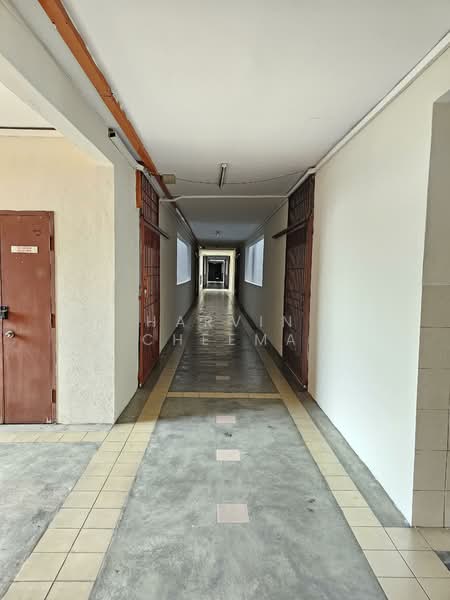 Pangsapuri untuk Disewa di Bayu Puteri - Harvin Cheema - Corridor - PropertyGuru.com.my