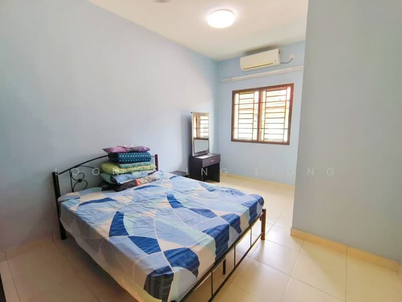 Rumah Teres 2 Tingkat untuk Disewa di Taman Seri Austin (Tebrau) - Loong Hing Liong - Bedroom - PropertyGuru.com.my