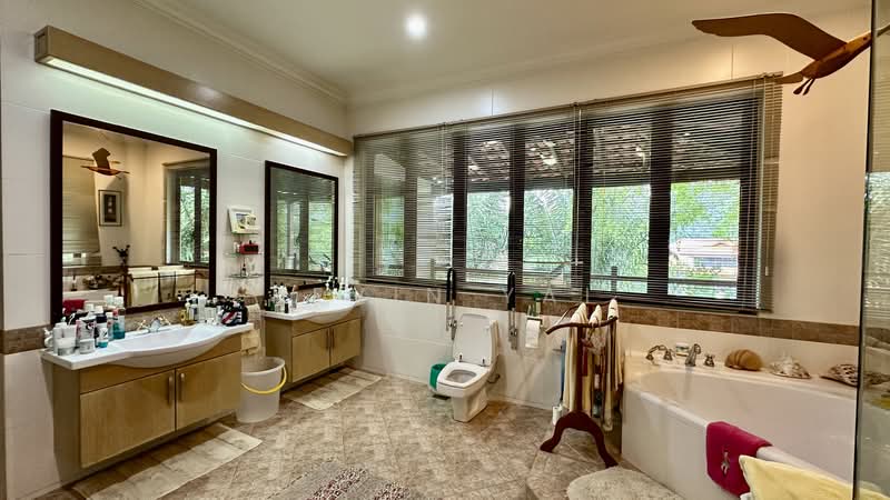 Rumah Banglo untuk Dijual di Bangsar (Kuala Lumpur) - Kevin Yai - Bathroom - PropertyGuru.com.my
