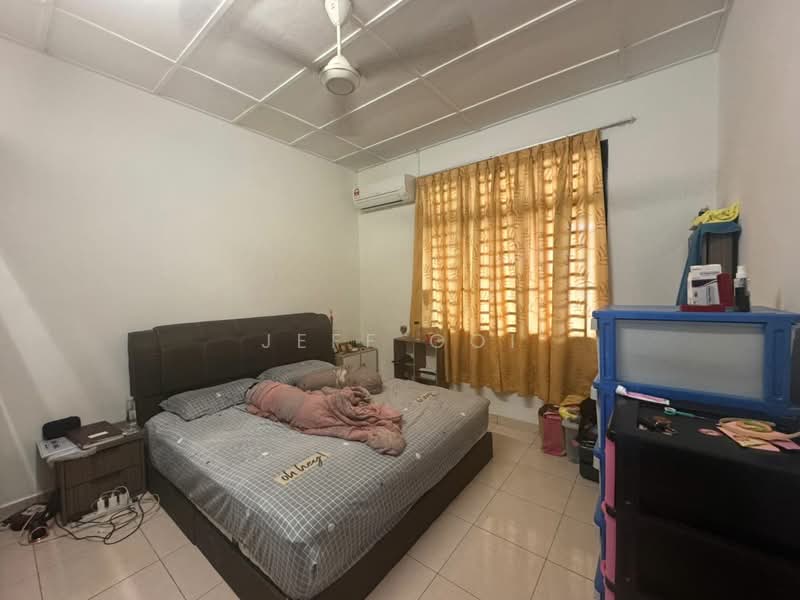 1-storey Terraced House for Sale in Johor Bahru (Johor) - Jeff Ooi - Bedroom - PropertyGuru.com.my