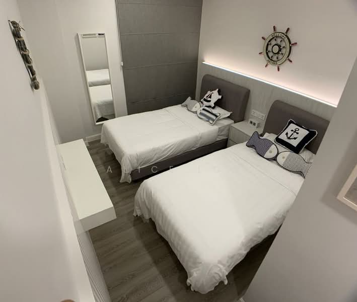 Condominium for Sale at Vivo Residential Suites - Alice Low - Bedroom - PropertyGuru.com.my